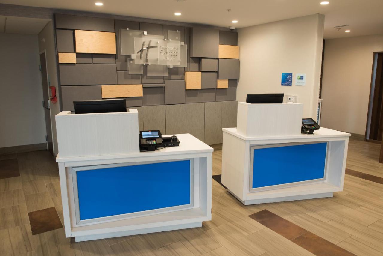 Holiday Inn Express & Suites - Merrillville By Ihg Екстериор снимка