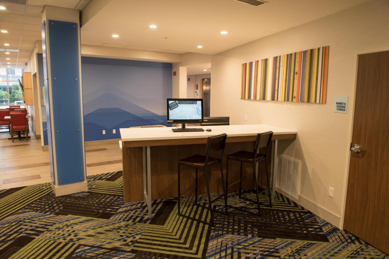 Holiday Inn Express & Suites - Merrillville By Ihg Екстериор снимка